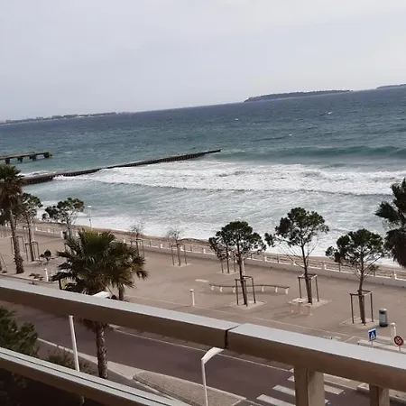 Great Waterfront In Boccacabana Apartament