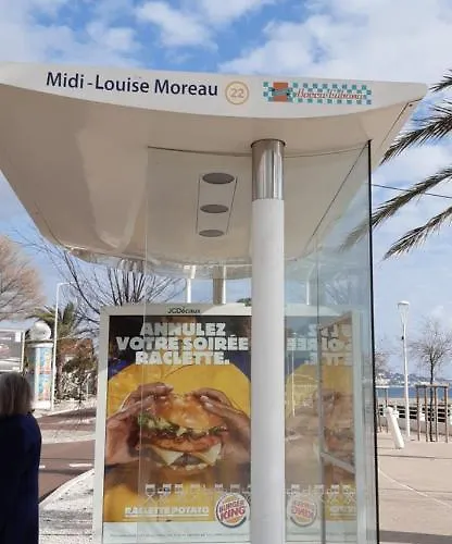 Great Waterfront In Boccacabana *