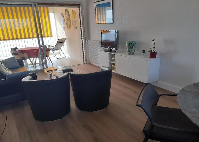 Great Waterfront In Boccacabana