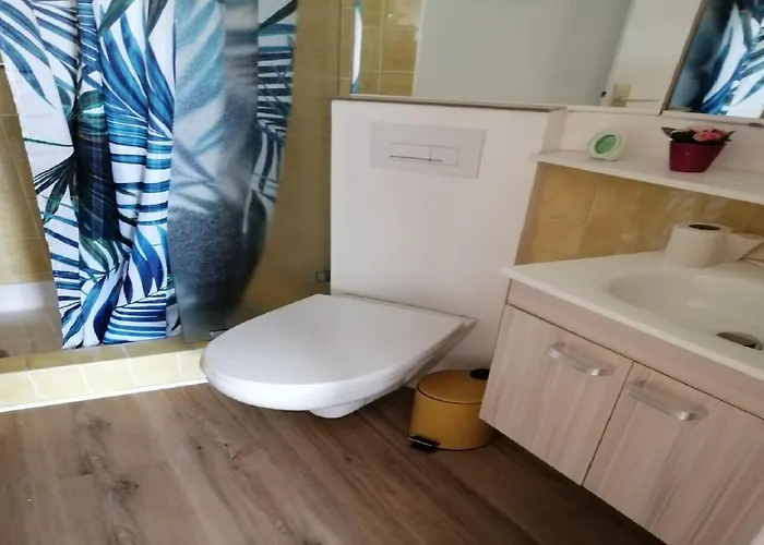 Great Waterfront In Boccacabana * カンヌ