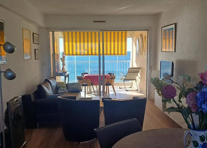 アパート Great Waterfront In Boccacabana カンヌ