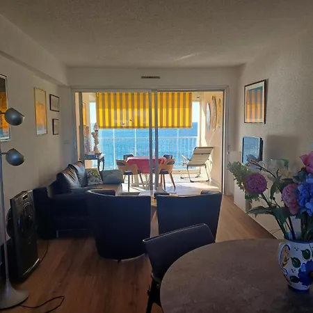 Апартаменты Great Waterfront In Boccacabana Канны